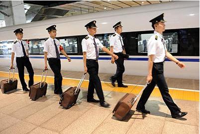 高鐵乘務專業招男生嗎