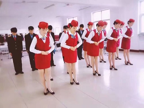 女生報石家莊東華鐵路學校學什么好？