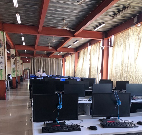 石家莊東華鐵路學校計算機教室 石家莊東華鐵路學校計算機教室