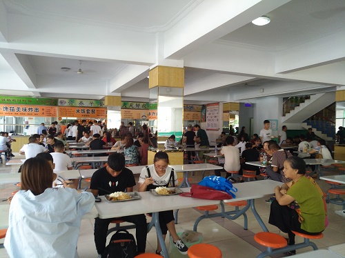 石家莊東華鐵路學校食堂怎么樣？