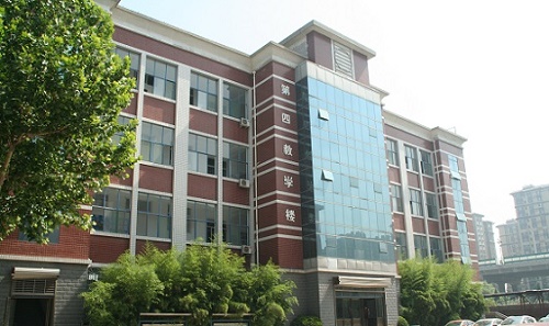 初中生可以上石家莊東華鐵路學校大專嗎？