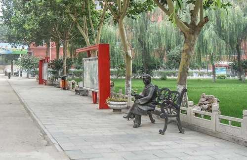 省外學生能報石家莊東華鐵路學校春季班嗎？