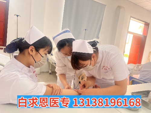 提前報名石家莊白求恩醫學中專學校還能參加中考嗎