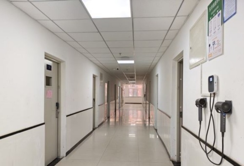 石家莊東華鐵路學校宿舍能洗澡嗎？