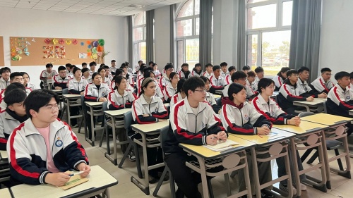 沒有報名中考能上石家莊東華鐵路學校嗎？