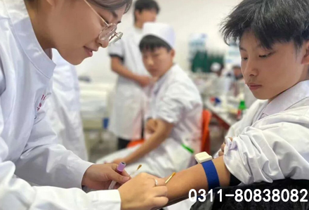 河北同仁醫(yī)學(xué)中等專業(yè)學(xué)校地址在哪？